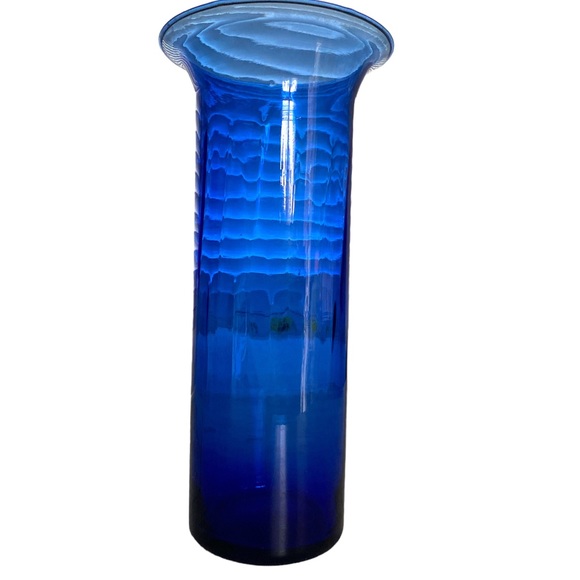 Vintage Hand Blown Cobalt Blue Glass Vase - Picture 5 of 13